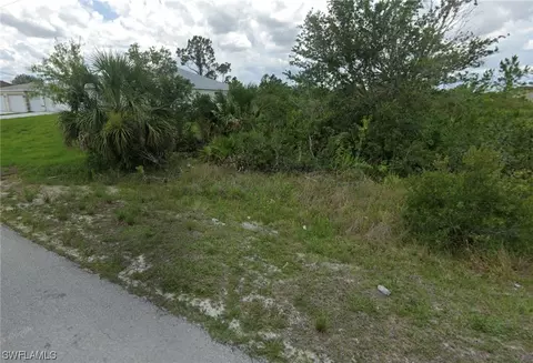 415 Mercedes Ct, Lehigh Acres, FL 33972