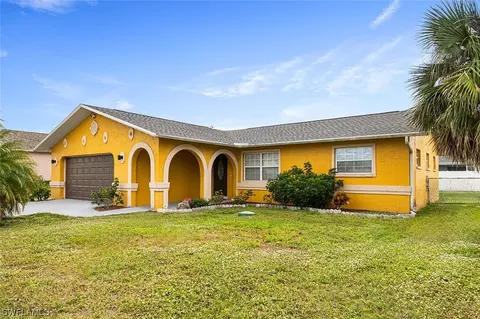 1036 Diplomat Pkwy, Cape Coral, FL 33993