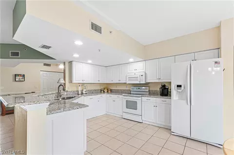 Kitchen - 4040 Durango Ct #207, Estero, FL 33928 photo 1 of 2