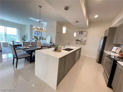 15901 Royal Pointe Ln #409, Fort Myers, FL 33908