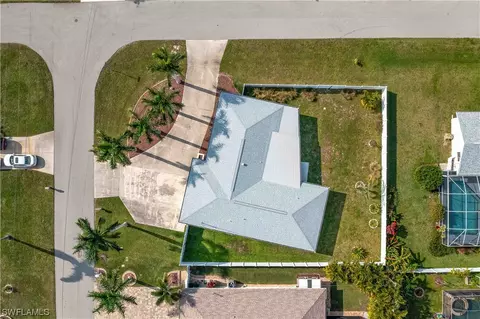 601 SE 20th St, Cape Coral, FL 33990