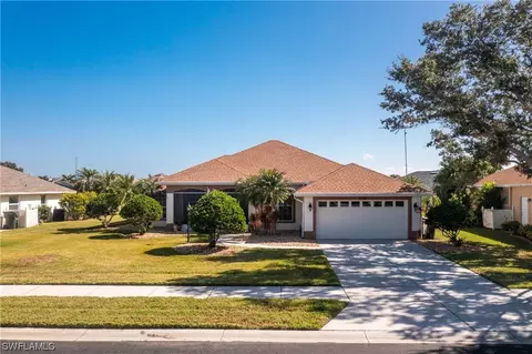 2280 Charleston Park Dr, North Port, FL 34287