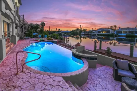 17547 Boat Club Dr, Fort Myers, FL 33908