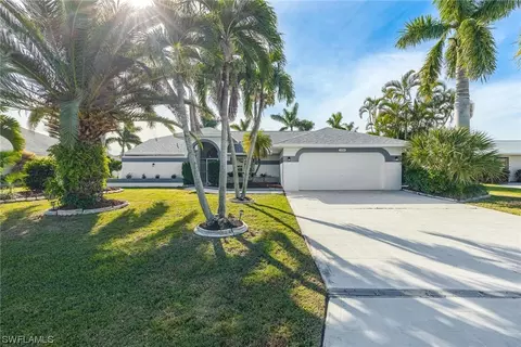 2108 SE 25th Ter, Cape Coral, FL 33904