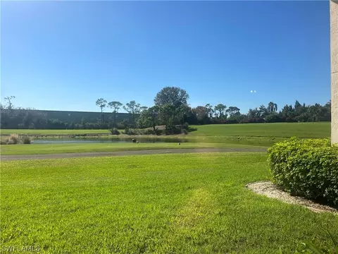 5610 Trailwinds Dr #315, Fort Myers, FL 33907