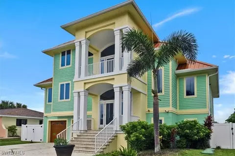 2437 Sapodilla Ln, Saint James City, FL 33956