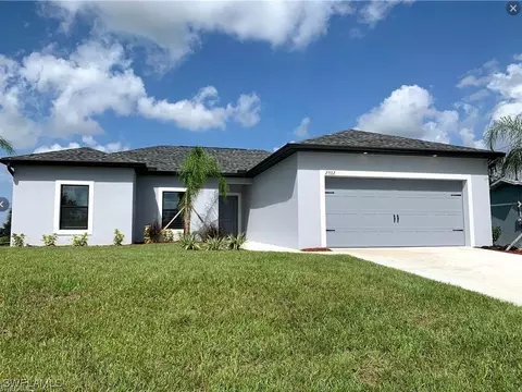 2022 NE 13th Pl, Cape Coral, FL 33909