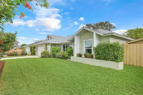249 SW 32nd Ter, Cape Coral, FL 33914