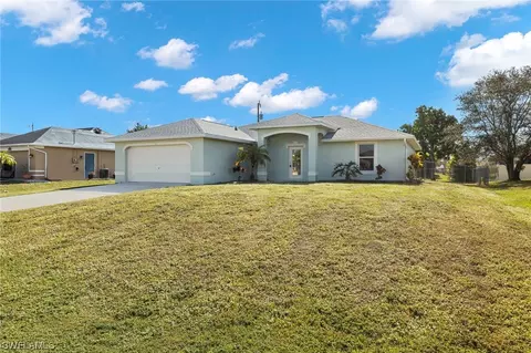 702 SW 21st Ter, Cape Coral, FL 33991