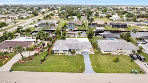 5260 Wisteria Ct, Cape Coral, FL 33904