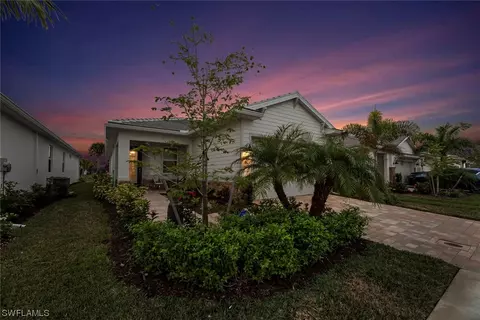 16756 Seasons Coast Dr, Bonita Springs, FL 34135