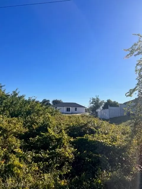 3725 1st St SW, Lehigh Acres, FL 33976