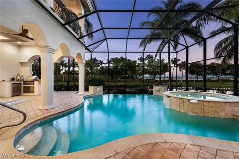 18040 Via Bellamare Ln, Miromar Lakes, FL 33913