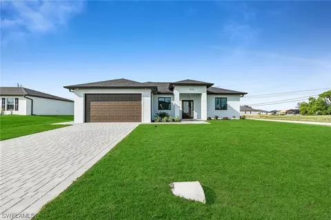 512 NE 1st Pl, Cape Coral, FL 33909