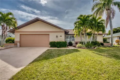 1824 SE 1st Ter, Cape Coral, FL 33990
