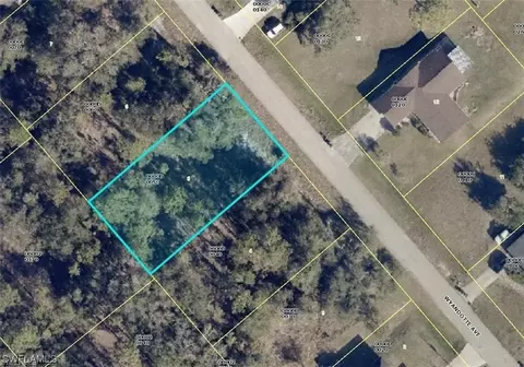2162 Wyandotte Ave, Alva, FL 33920