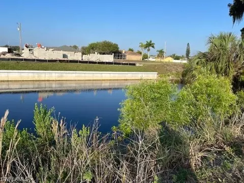 1102 NE 18th Ave, Cape Coral, FL 33909