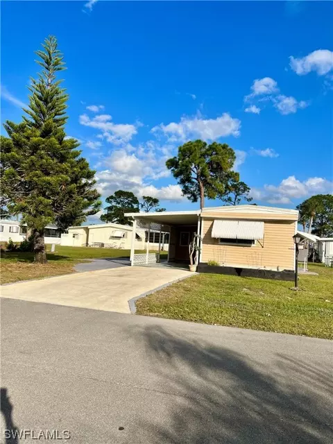 27547 Macke Dr, Bonita Springs, FL 34135