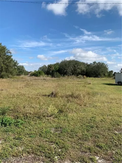 401 Ranier Ave, Lehigh Acres, FL 33974