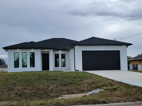 3717 10th St W, Lehigh Acres, FL 33971