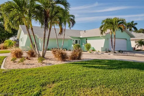 4528 SE 9th Ave, Cape Coral, FL 33904