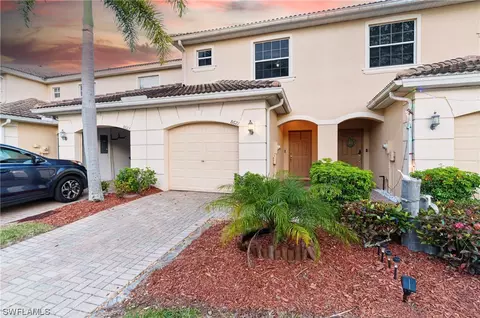 8621 Athena Ct, Lehigh Acres, FL 33971