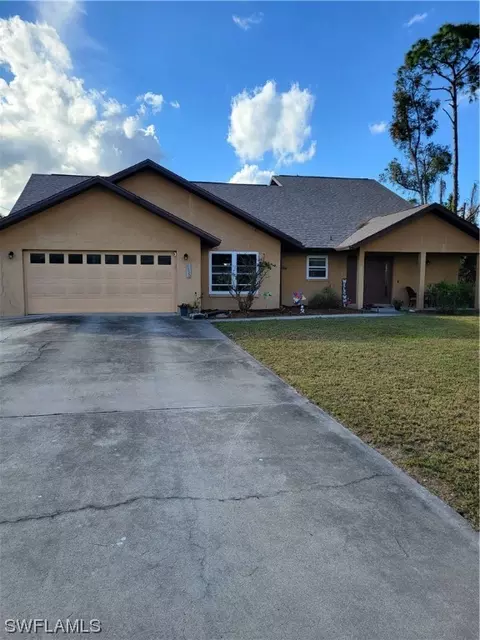 17520 Braddock Rd, Fort Myers, FL 33967