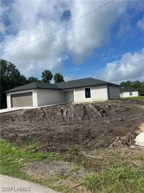 332 Peerless St, Lehigh Acres, FL 33974