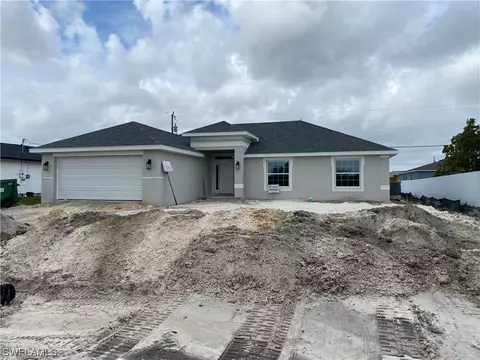 2002 NE 18th Pl, Cape Coral, FL 33909