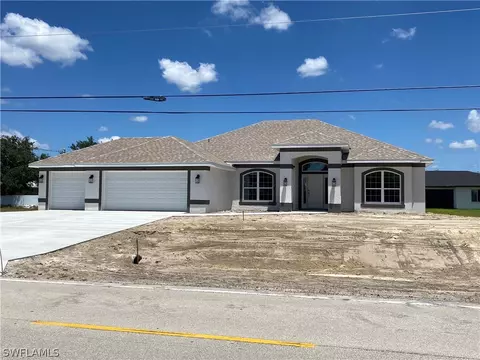 1109 Jacaranda Pkwy E, Cape Coral, FL 33909