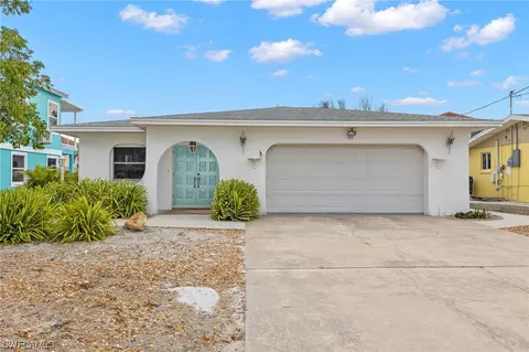 180 Curlew St, Fort Myers Beach, FL 33931