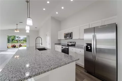 9043 E Broad Cir, Labelle, FL 33935 photo 14