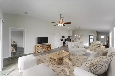 9043 E Broad Cir, Labelle, FL 33935 photo 4