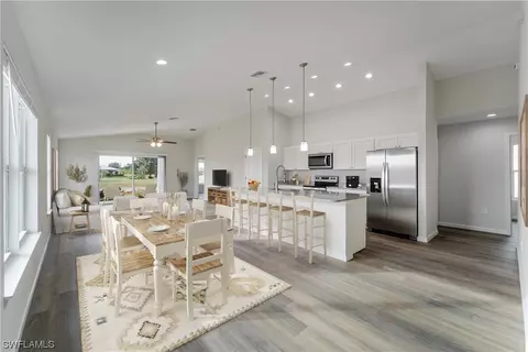 9043 E Broad Cir, Labelle, FL 33935 photo 2
