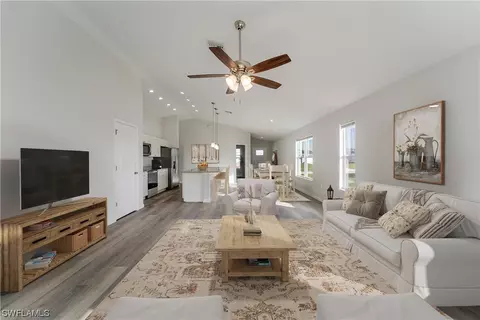 9043 E Broad Cir, Labelle, FL 33935 photo 7