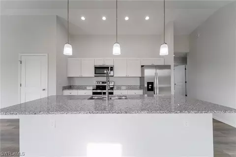9043 E Broad Cir, Labelle, FL 33935 photo 12