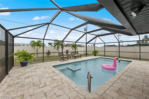 405 SW 37th Ter, Cape Coral, FL 33914