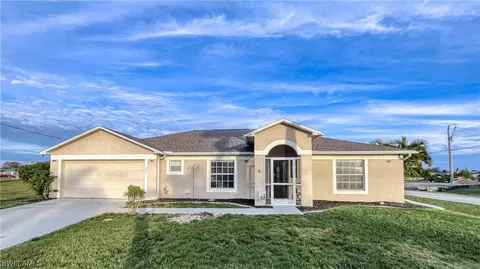 121 SW 22nd Ave, Cape Coral, FL 33991
