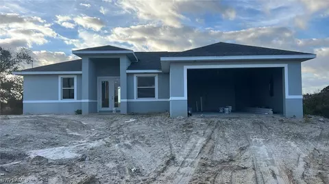 8210 Kent Ct, Labelle, FL 33935