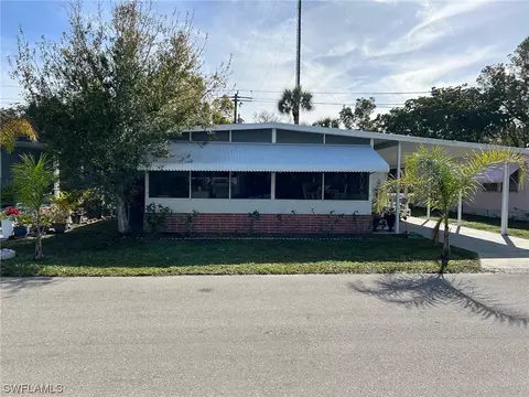 23 Poinsettia Dr, Fort Myers, FL 33905