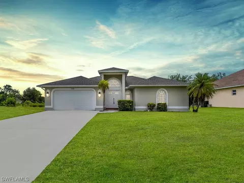 1218 SW Santa Barbara Pl, Cape Coral, FL 33991