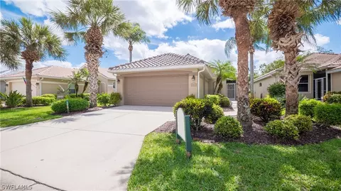 8144 Woodridge Pointe Dr, Fort Myers, FL 33912