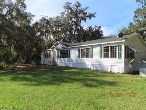 7855 Davis Dr, Sebring, FL 33876