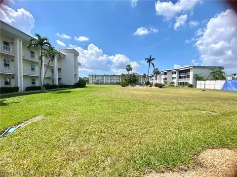 1724 Pine Valley Dr #314, Fort Myers, FL 33907