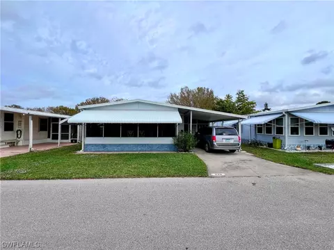 246 Poinsettia Dr, Fort Myers, FL 33905