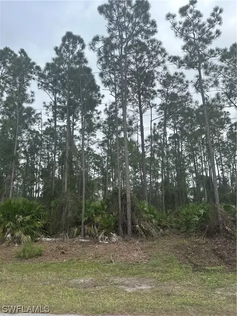 757 Barclay Ave, Lehigh Acres, FL 33974