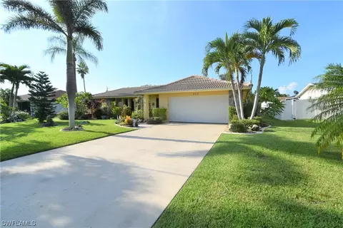 522 SE 34th Ter, Cape Coral, FL 33904