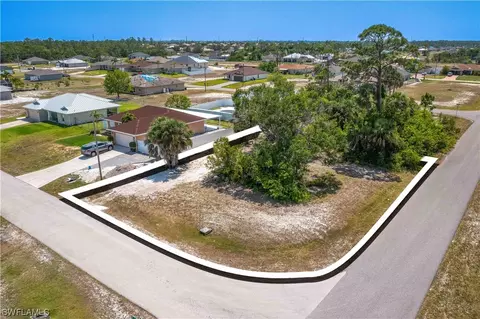 3230 NE 14th Pl, Cape Coral, FL 33909