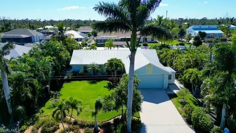 3723 Manatee Dr, Saint James City, FL 33956