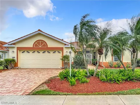 2250 Rio Nuevo Dr, North Fort Myers, FL 33917